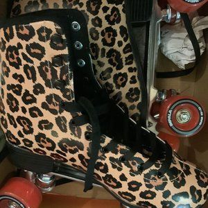FLIRTY AND THRIVING - Impala Rollerskates LEOPARD PRINT NEW!!! Size 10 (US)